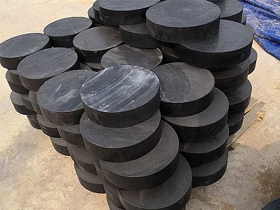 罗山县板式橡胶支座由若干层橡胶片与薄钢板经加压硫化